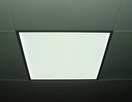 LED panel 60 × 60 cm v kazetovom strope